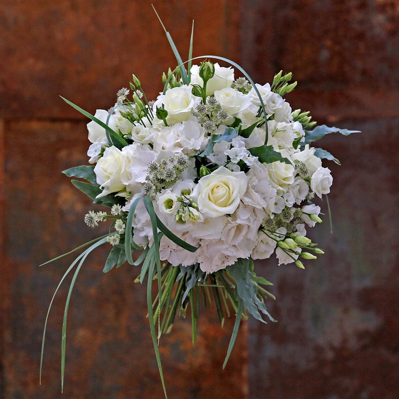 flower-bouquet-white-classic